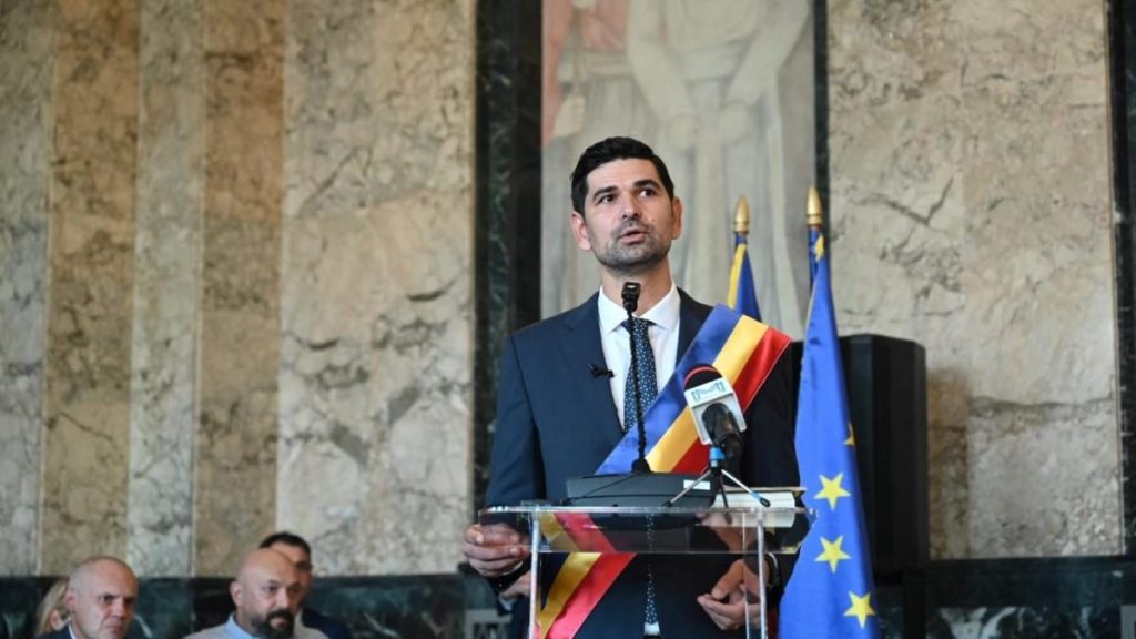 Primăria Sectorului 1 îi cere lui Nicușor Dan să permită cumpărarea Casei Dinu Lipatti,aflată în degradare: „Altfel, poate ajunge butic”