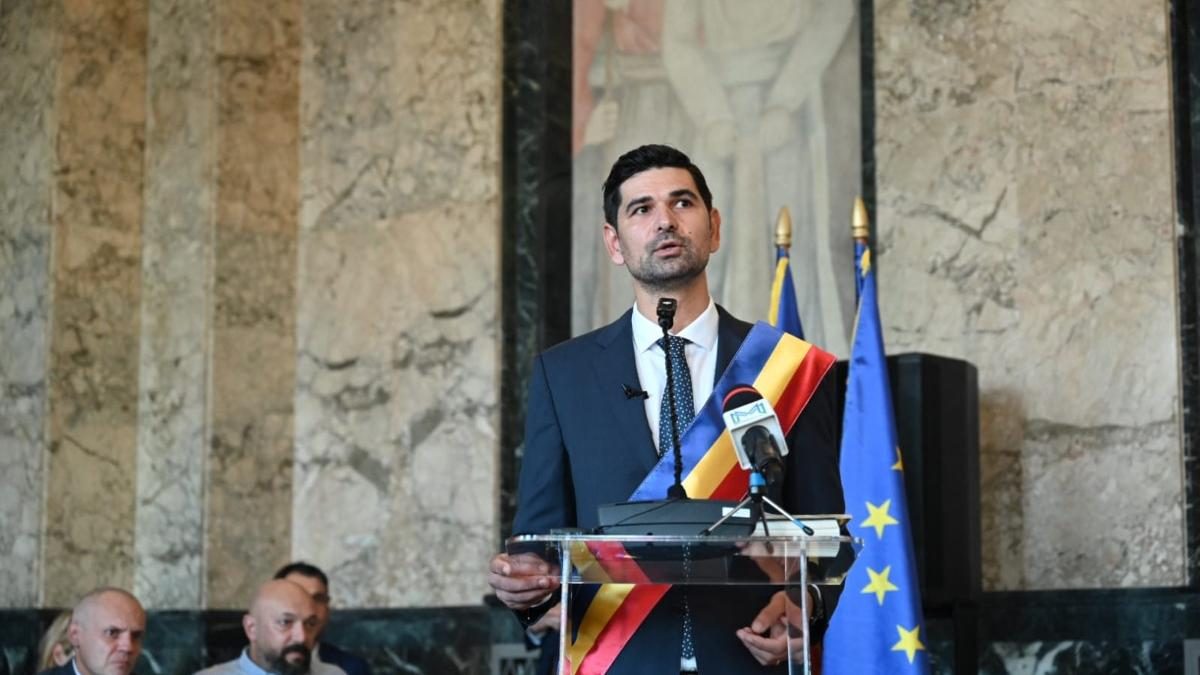 Primăria Sectorului 1 îi cere lui Nicușor Dan să permită cumpărarea Casei Dinu Lipatti,aflată în degradare: „Altfel, poate ajunge butic”